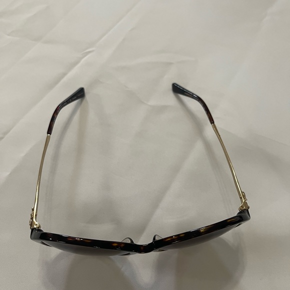 Original Coach Sunglass. Tortoise Dark Brown, polarized brown lenses. - Picture 4 of 12